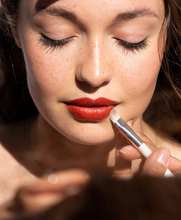 Cargar imagen en el visor de la galería, Ere Perez Crayon con Coco Wild